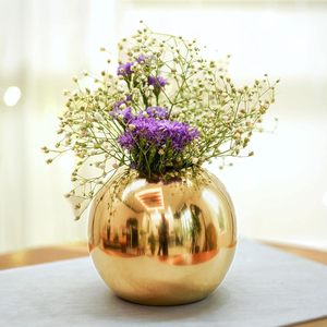 Vase rond en métal fait main moderne pour la décoration de la maison et de la table, pot à fleurs pour la Saint-Valentin - Product Image 4