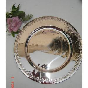 Assiette de service ronde vintage en métal avec motif gravé en forme de feuille, vaisselle, assiettes en métal pour servir les aliments, fournitures pour restaurants - Product Image 5