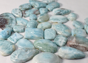 Lote a granel de cabujones de larimar natural, mezcla de tamaños y formas, gemas de larimar con base plana, cabujones sueltos para la fabricación de joyas. - Product Image 5