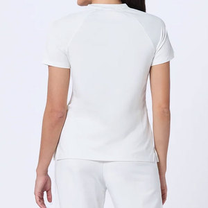 Camiseta Deportiva de Manga Raglán para Mujer, Diseño Nuevo, 100% Poliéster, Cuello Redondo, Corte Largo, Diseño con Aberturas Laterales - Product Image 5