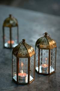 Porte-bougie décoratif en laiton – Design artisanal traditionnel – Décoration d'intérieur – Centre de table de mariage – Prix d'usine compétitif - Product Image 4