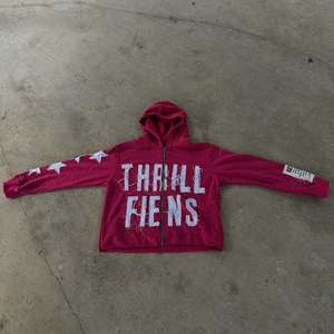 Hoodie court zippé pour homme, coupe boxy, délavé à l'acide, avec logo personnalisé, effet soleil, strass et broderie vieillie, style streetwear - Product Image 2