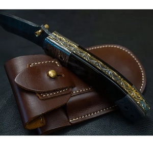 Cuchillo Plegable Multifuncional de Acero Damasco Inoxidable Hecho a Mano con Empuñadura de Cuerno de Búfalo y Funda de Cuero Fino - Product Image 5