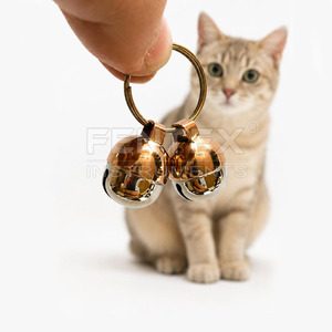 Cloche en cuivre sonore pour colliers de chiens et de chats – Cloche durable à son extra fort pour le suivi et la sécurité des animaux de compagnie - Product Image 5