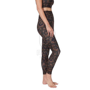Leggings de Yoga Hechos en Pakistán con Diseño Único y Cintura Elástica para Uso en Exteriores, Hechos a Medida para Mujer - Product Image 5