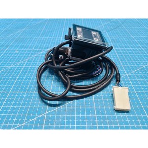 Sensor de Presión Digital KEYENCE AP-33 Usado Como Está, Piezas de Equipos de Semiconductores Legados - Product Image 1