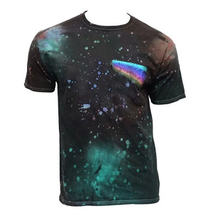 Camiseta de hombre con estampado sublimado completo, diseño colorido, transpirable, de secado rápido, para deportes, fitness, gimnasio, uso casual de verano. - Product Image 3
