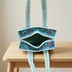 Sac fourre-tout mini en toile à imprimé floral bohème avec fermeture éclair, léger, isolé, vintage, pour femme, idéal pour le shopping ou les pique-niques - Product Image 3