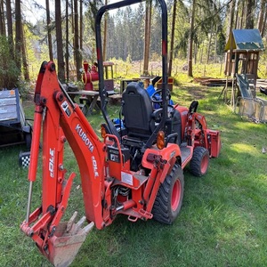 Tracteur agricole miniature BX23S avec moteur de 35 CV et pompe automatique pour l'agriculture, garantie de 3 ans - Product Image 3