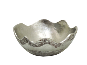 Bol décoratif artisanal en aluminium argenté - Plateau de service métallique texturé à bord ondulé, pièce maîtresse pour la décoration intérieure du salon - Product Image 1