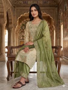 Ensemble Kurta en Soie Brodé Crème GMY à Séchage Rapide avec Dupatta Vert Clair Longueur Cheville – Tenue Ethnique Traditionnelle Indienne et Pakistanaise pour Femme - Product Image 3