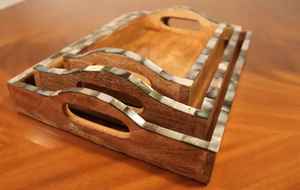 Plateau de service et de rangement en bois et nacre personnalisé en gros pour chocolats et dattes – Nouveau design floral pour table - Product Image 2