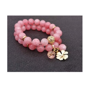 Artistic Resin Bracelet Featuring Exclusive Handcrafted Details Stylish Wrist Accessory for Modern <b>Wardrobes</b> - Product Image 3