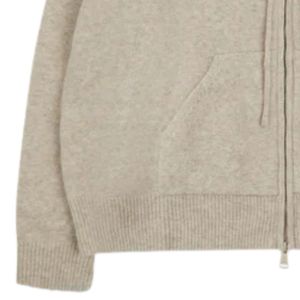 Sweat à capuche zippé en tricot beige avec emblème – Confortable et élégant pour hommes et femmes, idéal pour le quotidien et les tenues décontractées - Product Image 3