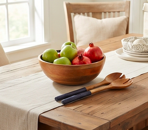 Juego de ensaladeras de madera con interior con diseño azul y cucharas de madera a juego para uso doméstico y para servir. - Product Image 4