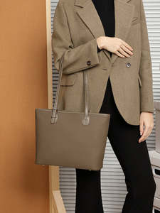 Sacs à main en cuir véritable de haute qualité pour femmes, sacs à main simples à grande capacité, vente en gros pour filles, logo personnalisé en couleur, OEM - Product Image 2