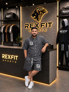REXFIT SPORTS Ensemble chemise à manches courtes et short gris pour homme, ensemble décontracté streetwear deux pièces, ensemble assorti, vêtements de sport imprimés sur mesure - Product Image 4