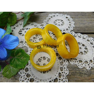 Anneaux de serviette de mariage en résine faits à la main de qualité supérieure, classiques, durables, écologiques, par Tradebyd - Product Image 5