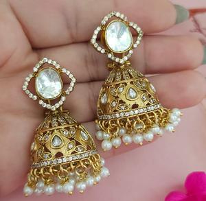 Elegantes Pendientes Colgantes de Latón Chapado en Oro con Moissanita, Joyería de Moda para Mujer de Primera Calidad para Bodas - Product Image 3