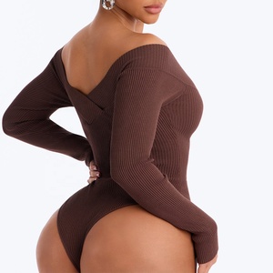 Body moulant extensible en maille côtelée marron pour femme, à manches longues, col cœur, épaules dénudées, respirant, avec logo personnalisé - Product Image 2