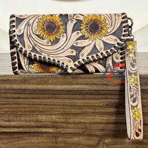 กระเป๋าสตางค์หนังแท้ลายดอกทานตะวันแบบสั่งทำพิเศษปี 2026 พร้อมสายคล้องมือ หนังวัวลายดอกไม้สไตล์ตะวันตกสำหรับสุภาพสตรี - Product Image 1