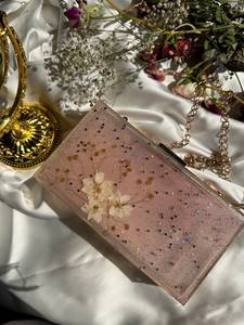 Pochette florale en résine : Sac d'art botanique avec fleurs véritables, fait sur mesure - Product Image 2