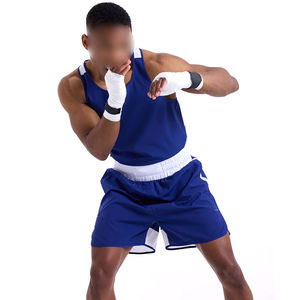 Tenues de boxe blanches et bleues de qualité supérieure avec logo personnalisé, service OEM entièrement personnalisé pour l'entraînement et le combat - Product Image 2