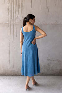 Vestido Midi Azul sin Mangas, Cuello Cuadrado, Botones al Frente, Tejido de Lino y Algodón, Estilo Casual para Uso Diario, Corte Holgado, Estilo Veraniego - Product Image 5