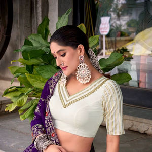 Lehenga en rayonne pure blanc et violet avec broderie Zari et finitions en dentelle, Lehenga Choli avec dupatta ornée de sequins et de fils. - Product Image 1