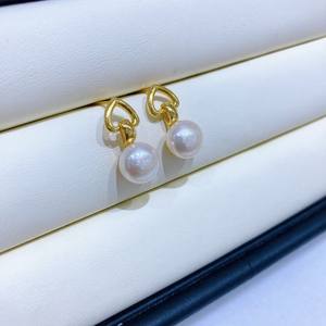 Boucles d'oreilles en forme de cœur géométrique rétro françaises, perles d'eau douce polyvalentes avec des aiguilles en argent simples, accessoire élégant et original - Product Image 3