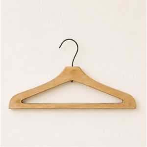 Percha de Madera Maciza de Lujo con Gancho Giratorio, Barra para Pantalones y Acabado Lacado Liso para Abrigos y Trajes Pesados, al Mejor Precio - Product Image 5