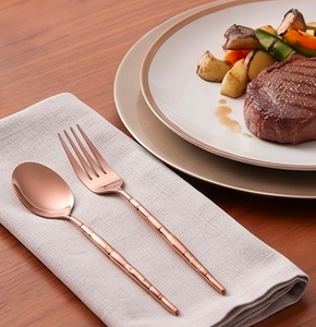 Ensemble de couverts en acier inoxydable rose gold, élégants et parfaits pour les dîners, la cuisine, les mariages, les fêtes et les présentations de table élégantes - Product Image 4