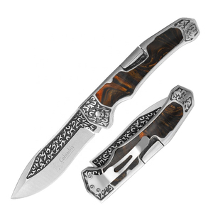 Navaja Plegable con Hoja de Acero Inoxidable de 20.8cm, Punta de Gota, Perilla de Pulgar, Mango de Madera, Diseño Artístico - Product Image 2