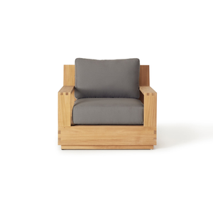 Fauteuil de jardin moderne en teck massif avec structure en boîte et coussins noirs épais pour terrasse, hôtel ou complexe hôtelier - Product Image 4