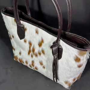 Bolso Tote de Cuero Genuino Hecho a Mano, Estilo Western, con Pelo de Vaca, Color Sólido, Bordado, para Mujer, Modelo LHTB-0099 - Product Image 2