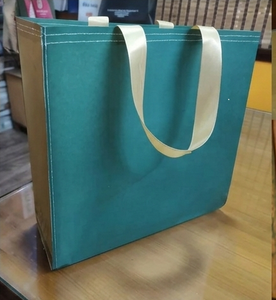Sac fourre-tout premium avec logo personnalisé, sac de shopping pour boutique de vêtements, emballage de vente au détail et promotion de la marque - Product Image 2