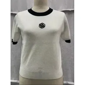 T-shirt en tricot à bordures monochromes pour femme (P8T26201) - Product Image 1