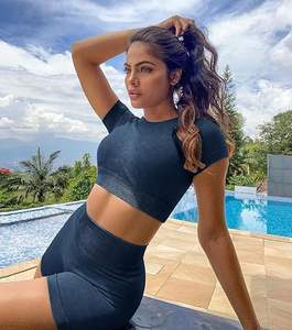 ชุดออกกำลังกายผู้หญิง OLCHEE แบบ 2 ชิ้น - ชุดโยคะไร้รอยต่อแบบย้อมสีเอซิด กางเกงขาสั้นและเสื้อครอปท็อปเข้าชุด ชุดออกกำลังกายสำหรับเล่นกีฬา - Product Image 3