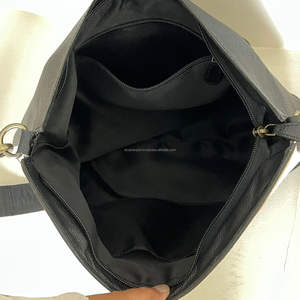 Bolso Bandolera de Cuero Vacuno Hecho a Mano, Moderno y Elegante, para Mujer, Estilo Occidental, con Cierre - Product Image 6