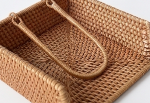 Porte-serviettes élégant et stylé en rotin pour une mise en scène contemporaine de la table, idéal pour la salle à manger, la cuisine et la maison. - Product Image 4