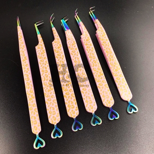 แหนบต่อขนตาแบบใหม่ รุ่น Heart Tweezers ยี่ห้อ Mink Private Label ทำจากสแตนเลสแท้ แข็งแรง ทนทาน จับถนัดมือ พร้อมหัวแหนบหลากหลายรูปแบบ - Product Image 4