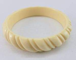 Bracelet rond en résine fait main, motif floral, couleur personnalisée, accessoire de bijouterie artisanale pour la rentrée scolaire - Product Image 6