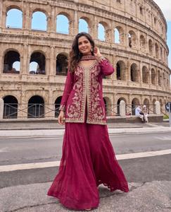 Conjunto de Traje Palazzo de Seda Crujiente Bordada de Primera Calidad para Mujer |   Conjunto de Diseñador de Lujo de 3 Piezas con Top con Lentejuelas Elegantes y Pantalones Acampanados - Product Image 1
