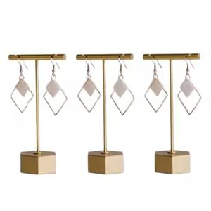 Présentoir à bijoux en métal durable, organisateur de bijoux multi-niveaux en forme d'arbre - Product Image 4
