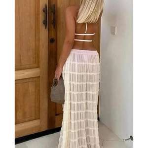 Conjunto Maxi de Dos Piezas Estilo Boho Chic, Color Blanco, Cintura Natural, 100% Algodón Ecológico, Largo hasta el Suelo - Product Image 3