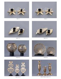 Juego de 3 Portavelas de Metal Dorado Estilo Polaco, Hechos a Mano, Ecológicos, Decorativos para Navidad y Bodas - Product Image 3