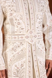 Ensemble Sherwani Col Mandarin Ivoire à Bordure Florale Pastel, Ceinture en Maille Diamantée et Motif Paisley 3D Codé - Product Image 2