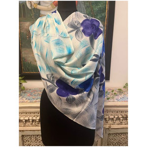 Elegante Chal de Lana Fina Pintado a Mano de Lujo, 70x200 cm, Suave, Cálido y Elegante, Disponible en Todos los Colores para Mujer - Product Image 3