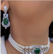Ensemble collier et boucles d'oreilles élégants de qualité supérieure en zircon CZ plaqué argent pour femmes et filles, pour les occasions spéciales, les mariages - Product Image 2