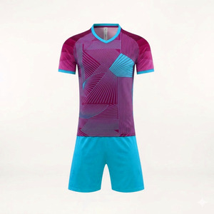 Tenues de football personnalisées pour hommes : Créez votre propre maillot, short et logo – Uniformes de football confortables et personnalisés – Dernier design sur mesure - Product Image 4